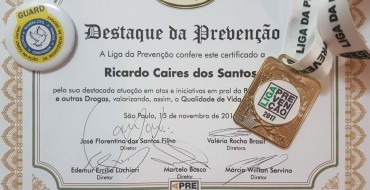 O perito Ricado Caires recebe premiação na Assembléia Legislativa de São Paulo  junto com as autoridades na Liga da prevenção - Foto 5