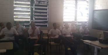 Instrutor Ricardo Caires dos Santos ministra curso na Polícia de Embu das Artes - Foto 2